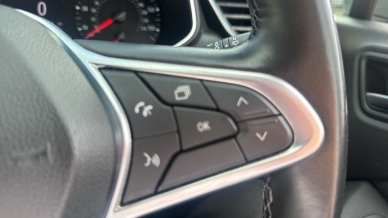 Renault Clio 1.0 TCe 100 Iconic 5dr Petrol Hatchback